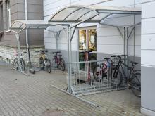 Tallinna Humanitaargümnaasiumi rattaparkla